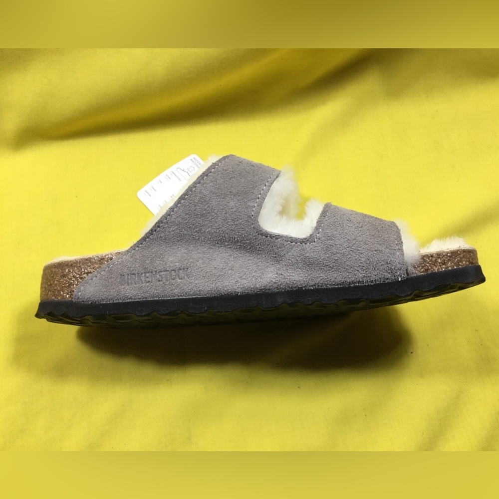 Birkenstock Women’s Arizona Shearling Sandals in Stone Coin Suede SZ 39 NWT - Picture 4 of 8
